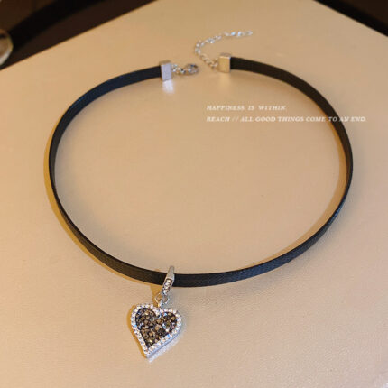 Necklace x1408