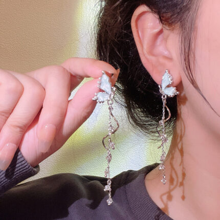 earing E6102