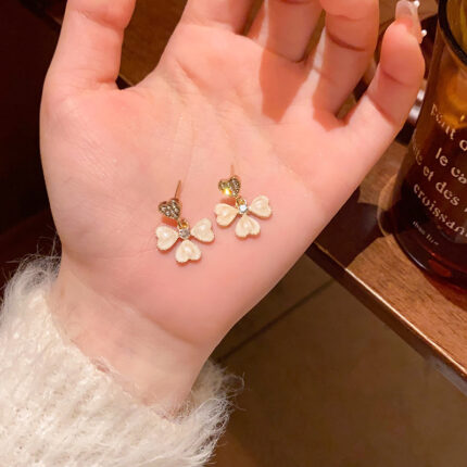 Earring a117